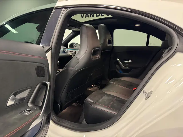 Mercedes-Benz CLA 200 AMG/HEADUP/PANO/AMBIANCE 2019 Benzine 8