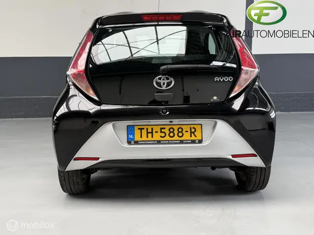 Toyota Aygo 1.0 VVT-i x-wave 2017 Benzine 8