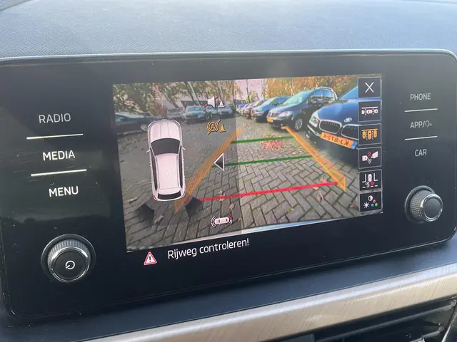 Škoda Kamiq 1.0 TSi DSG Style 2023 Benzine 15