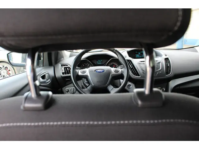Ford Kuga 1.5 Trend Edition 2015 Benzine 16