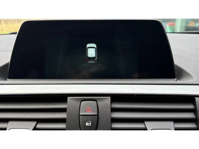 BMW 1 Serie 118i Executive 2018 Benzine 22