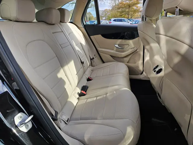 Mercedes-Benz GLC 250 4MATIC Prestige 2017 Benzine 29