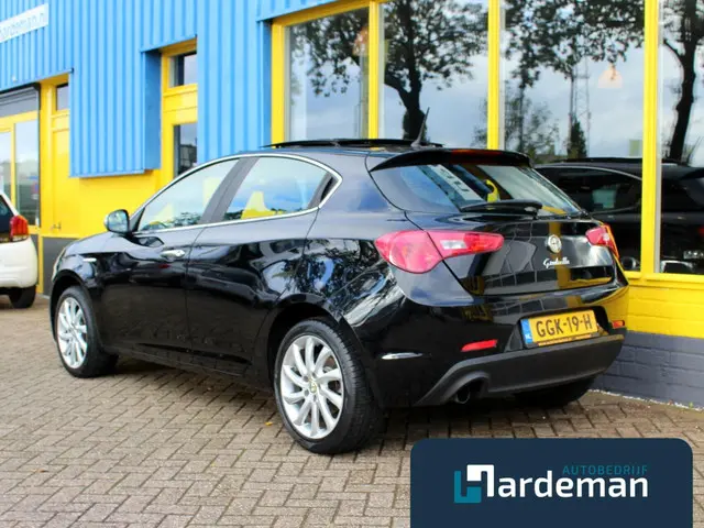 Alfa Romeo Giulietta 1.4 T Panorama Clima 2012 Benzine 6