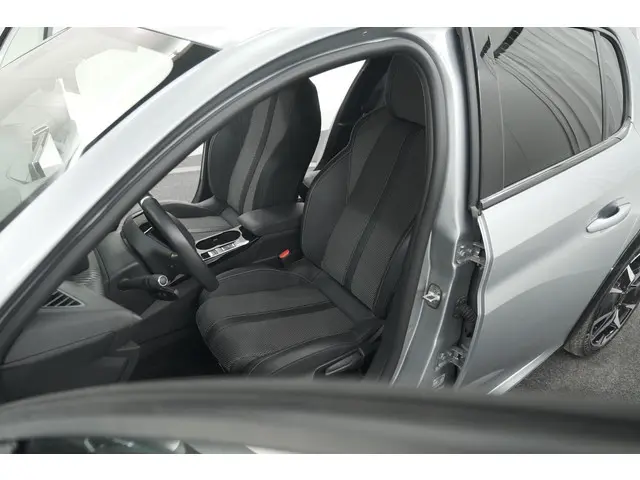 Peugeot 208 PureTech 100 GT 2024 Benzine 30