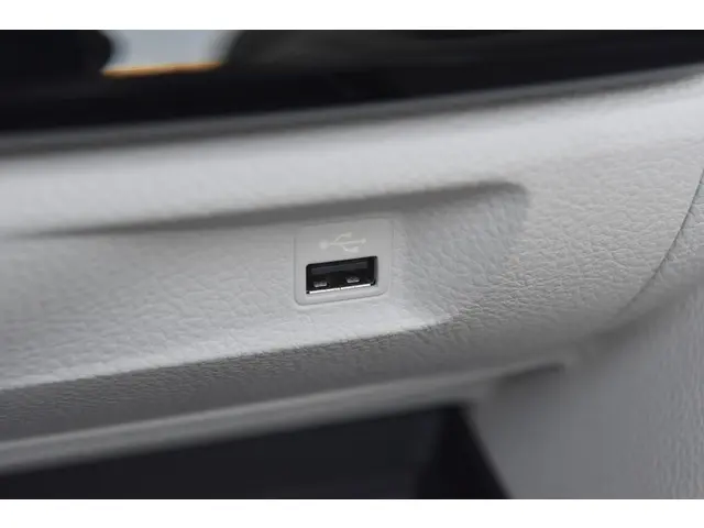 BMW 4 Serie Cabrio 420i High Executive 2017 Benzine 32