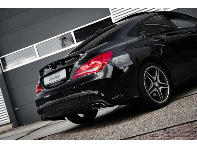 Mercedes-Benz CLA 180 AMG 2015 Benzine 17