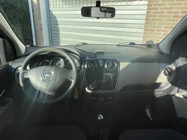 Dacia Lodgy 1.6 MPi 7p. 2013 Benzine 16