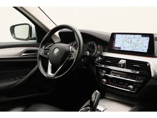 BMW 5 Serie Touring 520i High Executive 2018 Benzine 34