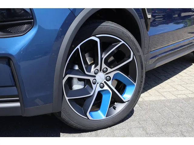 Lynk & Co 01 1.5 2025 Hybride Benzine 4