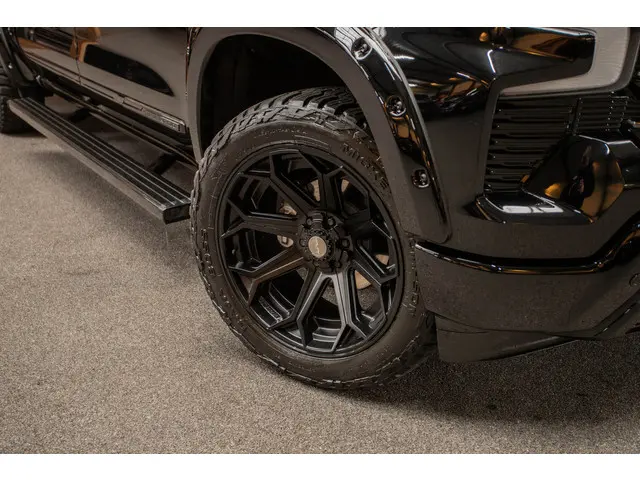 Chevrolet Silverado High Country 6.2 V8 2024 LPG/Gas 9