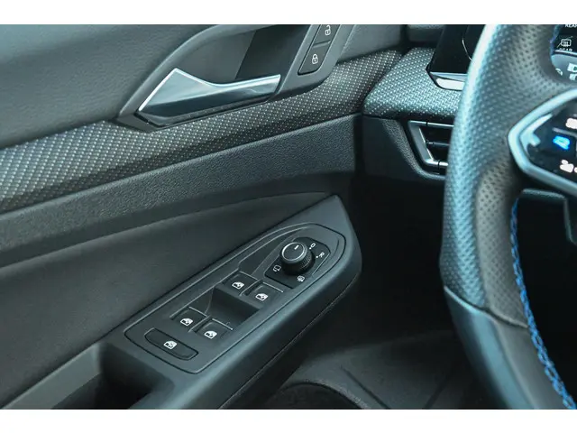Volkswagen Golf 2.0 TSI R 4Motion 2022 Benzine 43