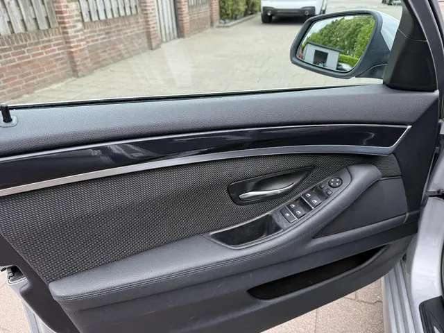 BMW 5 Serie 518d M-Sport 2015 Diesel 14