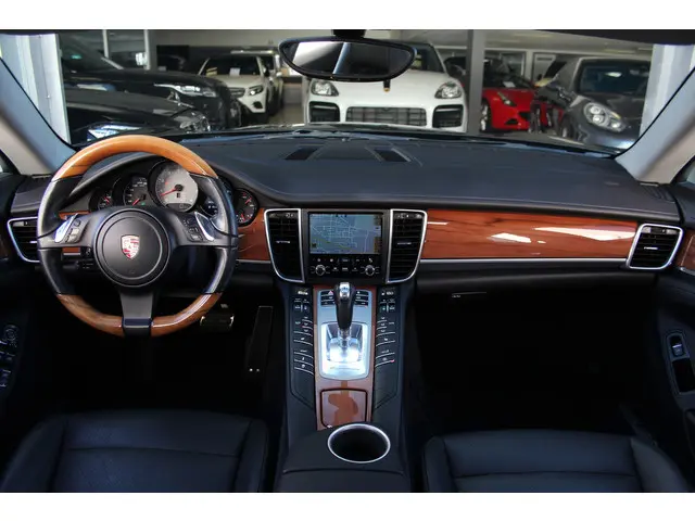 Porsche Panamera 4.8 S 2012 Benzine 21
