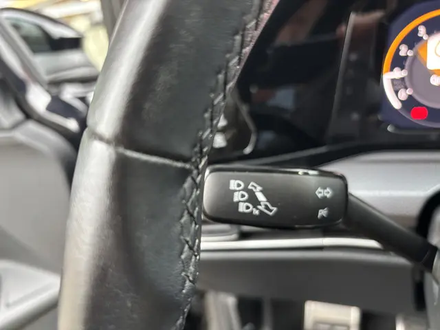 Volkswagen Golf 1.0 TSI Active Business 2022 Benzine