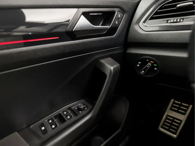 Volkswagen T-Roc 1.5 TSI Sport 2019 Benzine 23