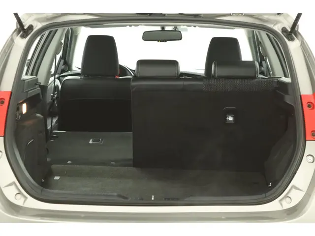 Toyota Auris 1.8 Hybrid Executive 2013 Hybride Benzine 24