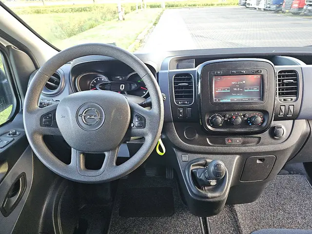 Opel Vivaro 1.6 2017 Diesel 8