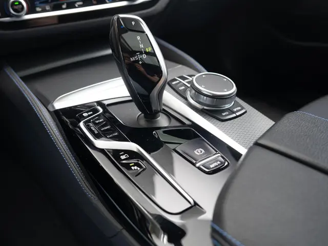 BMW 5 Serie Touring 530e xDrive 2021 Hybride Benzine 12
