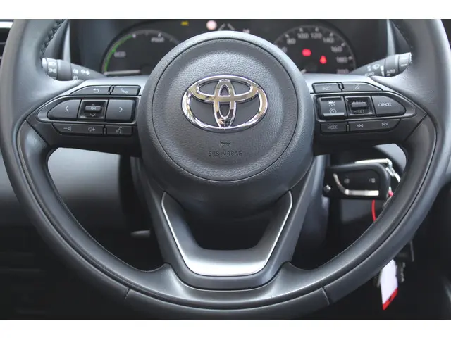 Toyota Yaris 1.5 Hybrid Active 2022 Hybride Benzine 14
