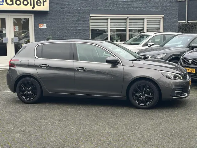 Peugeot 308 1.2 PureTech Allure 2019 Benzine 2