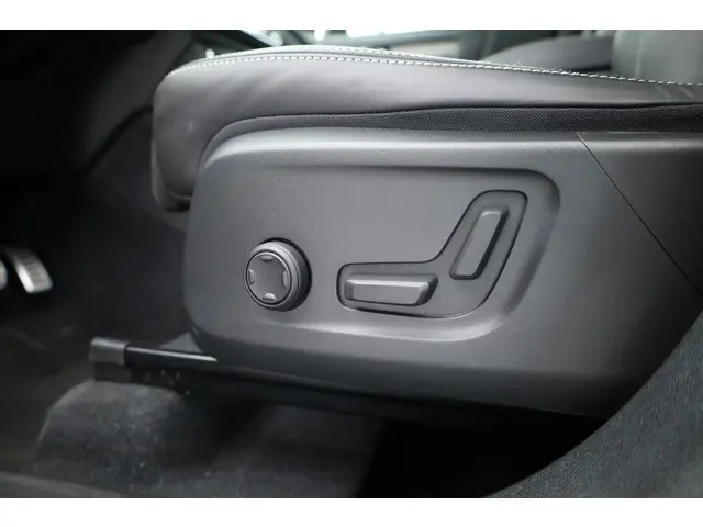 Volvo XC40 T5 Recharge R-Design 2022 Hybride Benzine 4