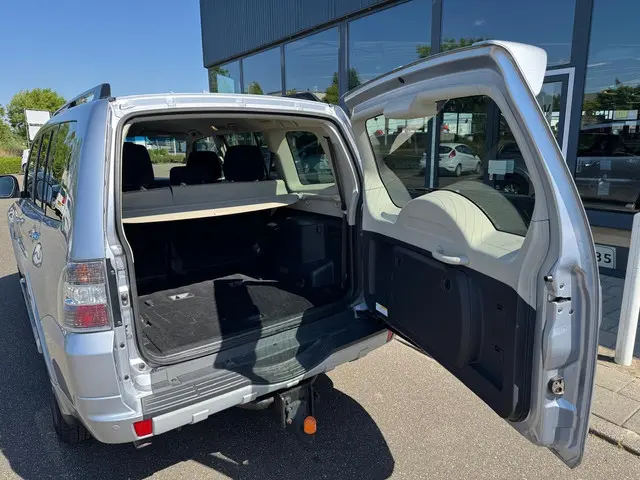 Mitsubishi Pajero 3.5 DI- Instyle 2016 Benzine 11