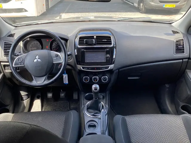 Mitsubishi ASX 1.6 Cleartec Invite+ 2015 Benzine 12