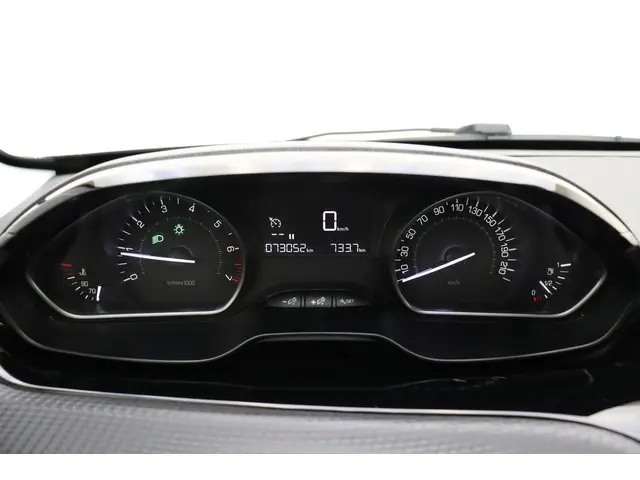 Peugeot 208 1.2 PureTech Signature 2019 Benzine 27