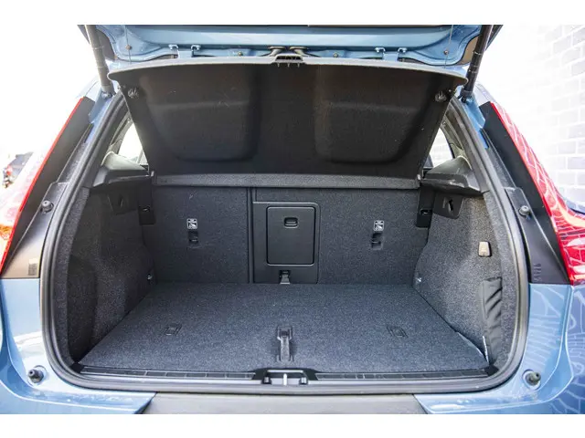 Volvo XC40 2.0 B4 Plus Dark 2025 Benzine 31