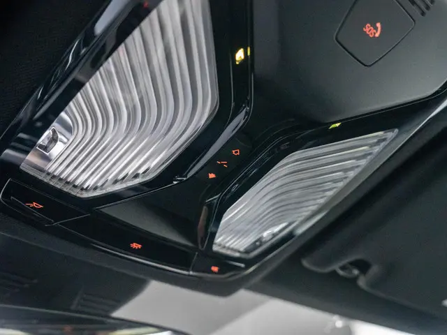 BMW 3 Serie Sedan 320i 2025 Benzine 45