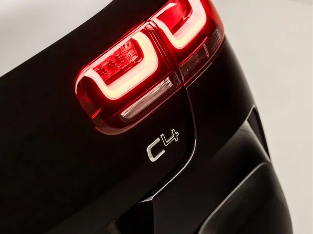 Citroën C4 Cactus 1.2 PureTech Sport 2018 Benzine 23