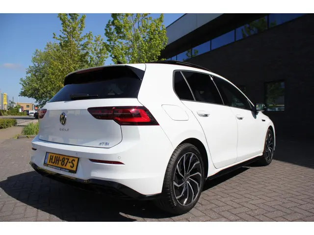 Volkswagen Golf 1.5 eTSI R-Line 2024 Benzine 10