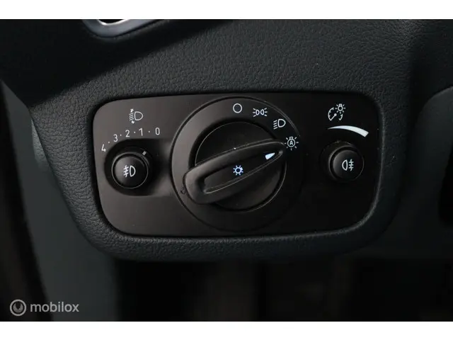 Ford C-MAX 1.0 Titanium plus 2014 Benzine 23