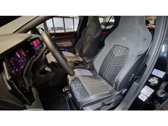 Volkswagen Golf 1.5 eTSI R-Line 2022 Benzine 7