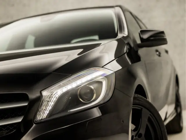 Mercedes-Benz A-Klasse 180 Black Sport 2013 Benzine 13