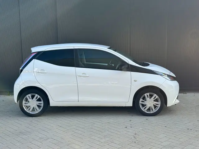 Toyota Aygo X-CITE Carplay|5-deurs|Cruise|LM| 2015 Benzine 20