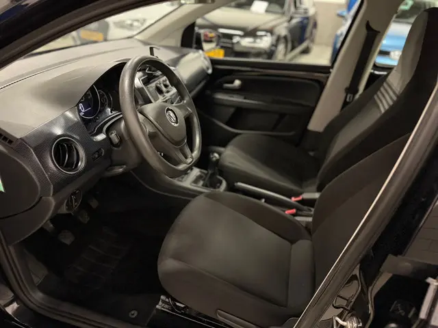 Volkswagen up! 1.0 BMT move up! 2019 Benzine 6