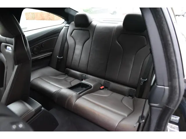 BMW M4 4-serie Coupé Competition 2017 Benzine 38