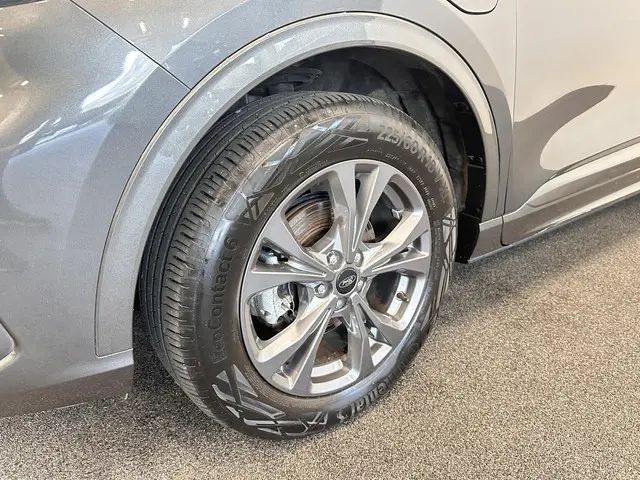 Ford Kuga 2.5 PHEV ST-Line 2023 Hybride Benzine 7