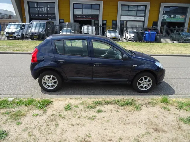 Dacia Sandero 1.2 Aniversare 2012 Benzine 7