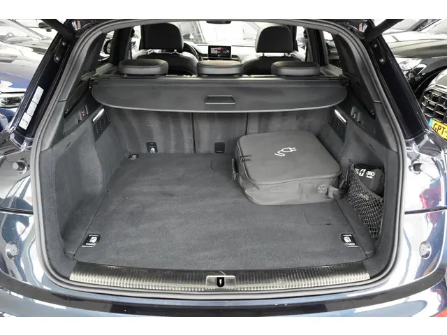 Audi Q5 55 TFSI e S Edition 2020 Hybride Benzine 32
