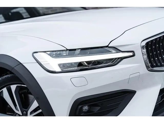 Volvo V60 Cross Country B5 AWD Ultimate 2024 Benzine 5