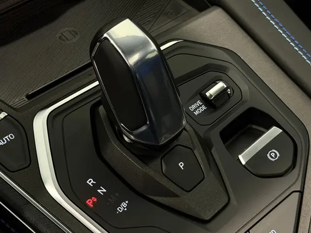 Lynk & Co 01 1.5 PHEV 2025 Hybride Benzine 24