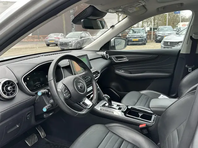 MG EHS 1.5 TGDI Luxury 2023 Hybride Benzine 17