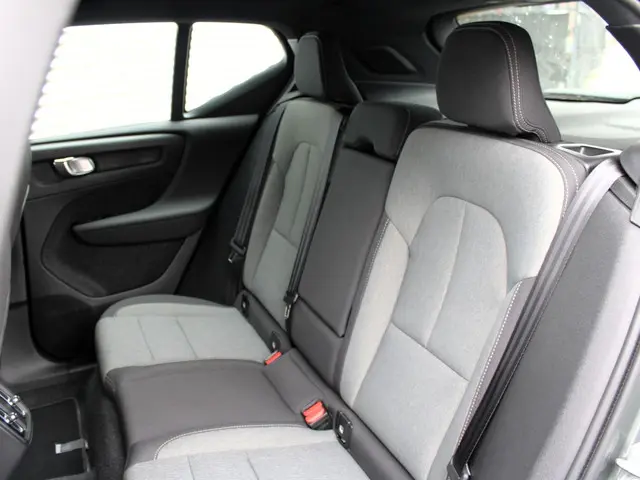 Volvo XC40 2.0 B4 Plus Dark 2025 Benzine 14