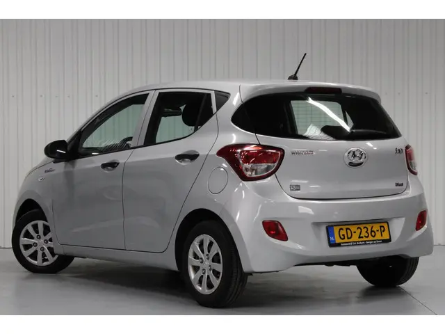 Hyundai i10 1.0i i-Drive 2015 Benzine 9