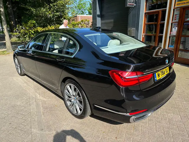 BMW 7 Serie 750Li xDrive High Executive 2017 Benzine 5