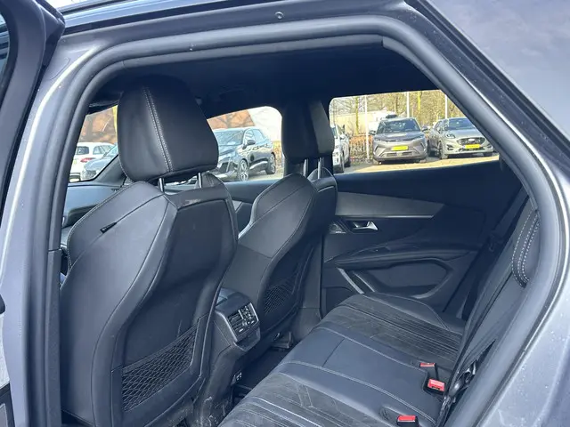 Peugeot 3008 1.6 HYbrid 225 GT 2022 Hybride Benzine 9