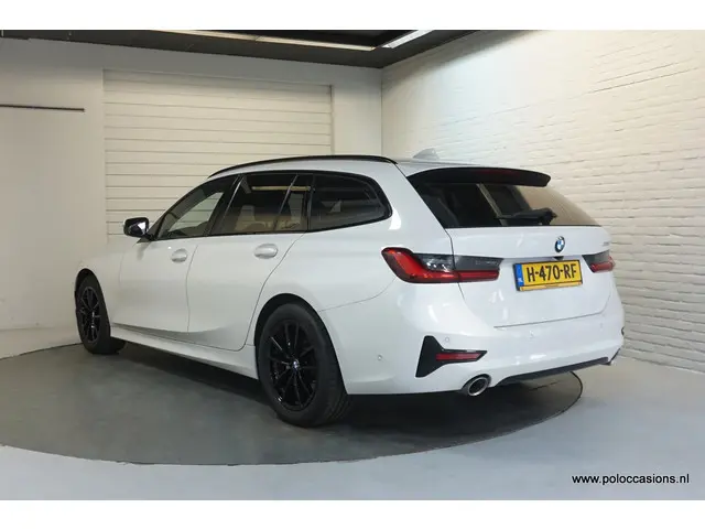 BMW 3 Serie Touring 320i 2020 Benzine 4