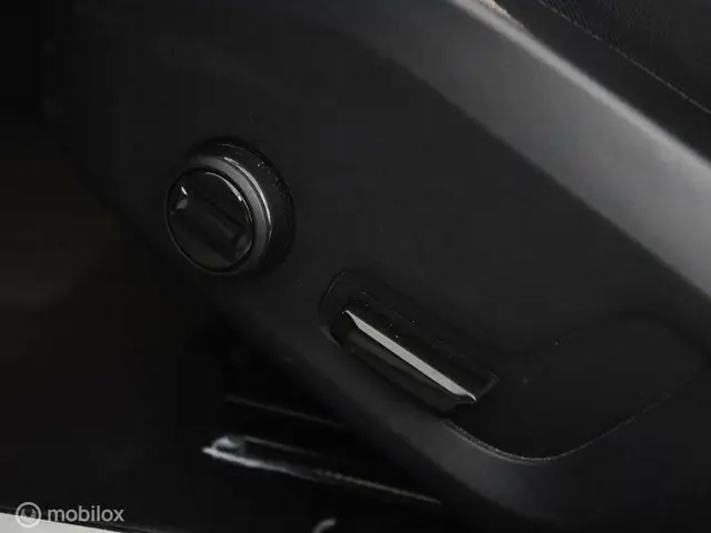 Volvo V60 2.0 B3 Essential| Camera | Trekhaak 2023 Benzine 36